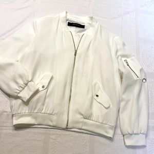 White Zara silver zip bomber jacket. Lightweight parachute like fabric. Med